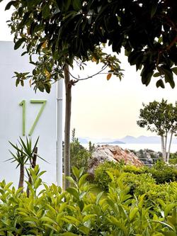 Z-villas Beach Hotel