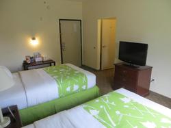 Econo Lodge  Inn & Suites Fairgrounds