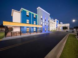 Comfort Inn & Suites River City Decatur