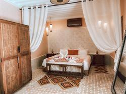 Riad Nelia Signature