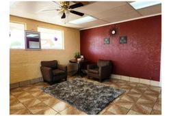 Executive Inn By Oyo Queenville Mena