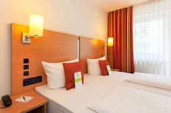 Favored Hotel Plaza