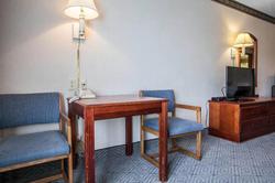 Rodeway Inn & Suites Milwaukee Airport