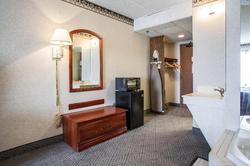 Rodeway Inn & Suites Milwaukee Airport