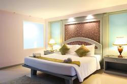 Convenient Grand Hotel
