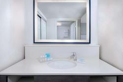 Hampton Inn & Suites Kansas City-Country ClubPlaza