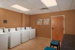 Hampton Inn & Suites Canton