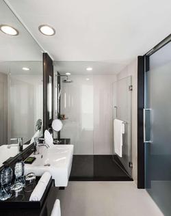 Radisson Suites Bangkok Sukhumvit