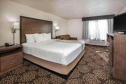 Clarion Pointe Wenatchee