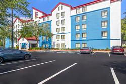 Red Roof PLUS+ Jacksonville - Southpoint
