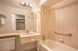 Howard Johnson by Wyndham Phoenix Arpt/Downtown