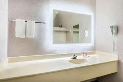 Howard Johnson by Wyndham Phoenix Arpt/Downtown