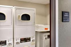 Hampton Inn & Suites Manchester-Bedford