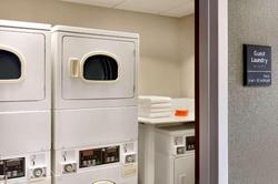 Hampton Inn & Suites Manchester-Bedford