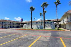 Motel 6-Corpus Christi East / N. Padre