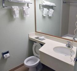 Quality Inn & Suites Council Bluffs Area