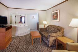 Baymont Inn & Suites Canton