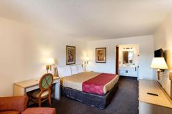 Econo Lodge Airport I-35 North