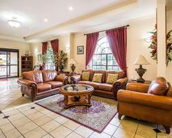 Econo Lodge Inn & Suites Beaumont