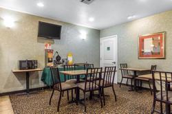 Quality Inn & Suites Ulmar Area