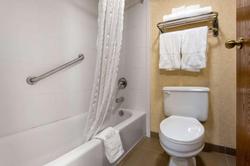 Quality Inn & Suites Mansfield Area