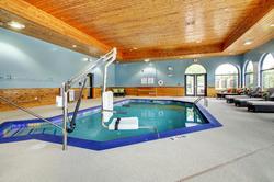 Holiday Inn Express & Suites Aurora- Napervillle