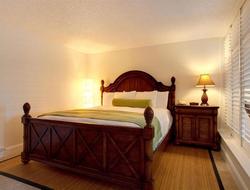 Tahitian Inn & Spa