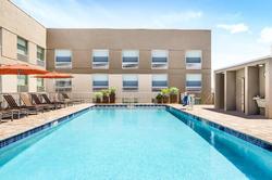Holiday Inn Express Convention Center/Cruise Port