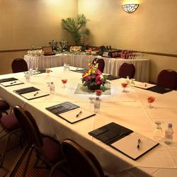 DoubleTree by Hilton Hotel Claremont
