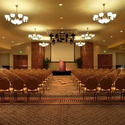 DoubleTree by Hilton Hotel Claremont