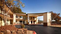 Quality Inn Clinton North