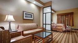 Best Western Plus KC Speedway Inn & Suites