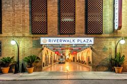 Riverwalk Plaza Hotel
