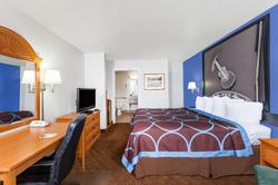 Super 8 by Wyndham Cleburne