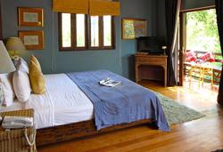 Ndol Streamside Thai Villas