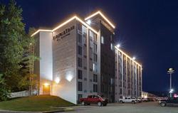DoubleTree by Hilton Pittsburgh-Meadow Lands