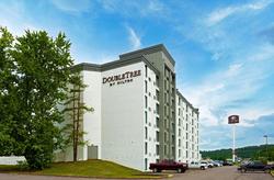 DoubleTree by Hilton Pittsburgh-Meadow Lands