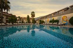 Han Deluxe Hotel