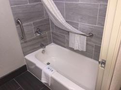 Orangewood Inn & Suites Kansas City Airport