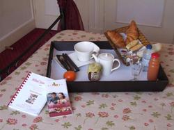 Saint Cyr Hotel