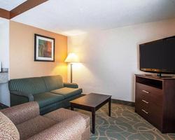 Quality Suites Milwaukee Airport