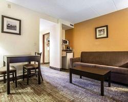 Quality Suites Milwaukee Airport