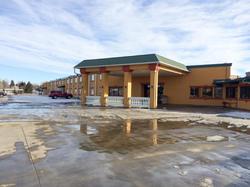 Badlands Inn & Suites