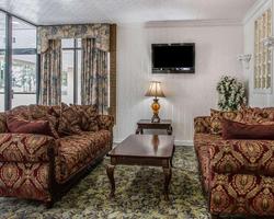 Econo Lodge- Douglas