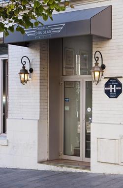 Douglas Hotel