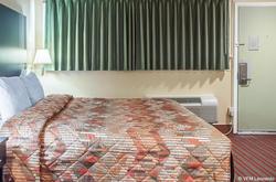 Rodeway Inn & Suites Amherst Area