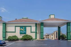 Quality Inn hotel Port Clinton, OH