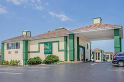Quality Inn hotel Port Clinton, OH