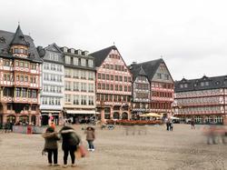 Plaza Hotel & Living Frankfurt
