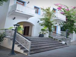Manuela Hotel